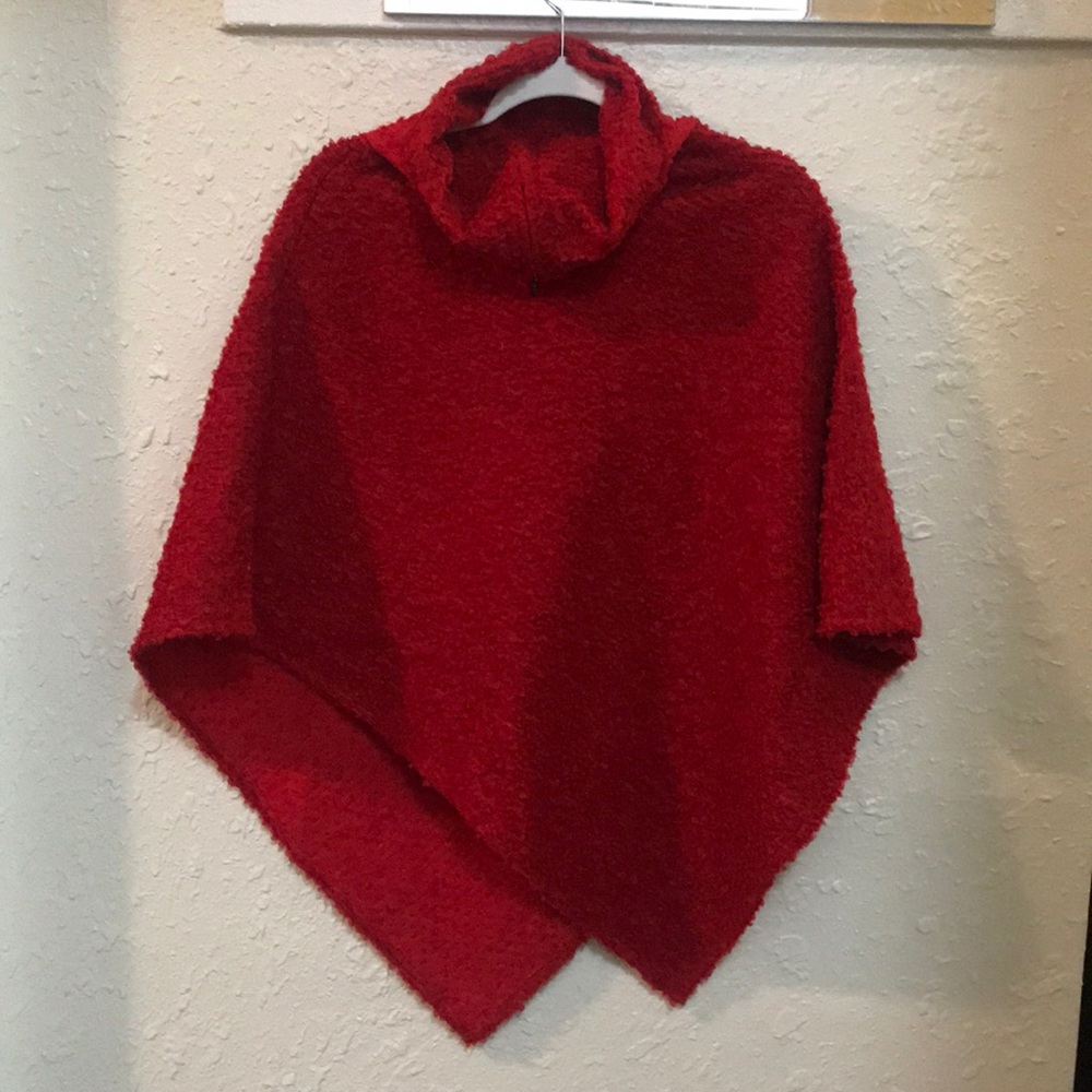 Cape Coat with zip up collar